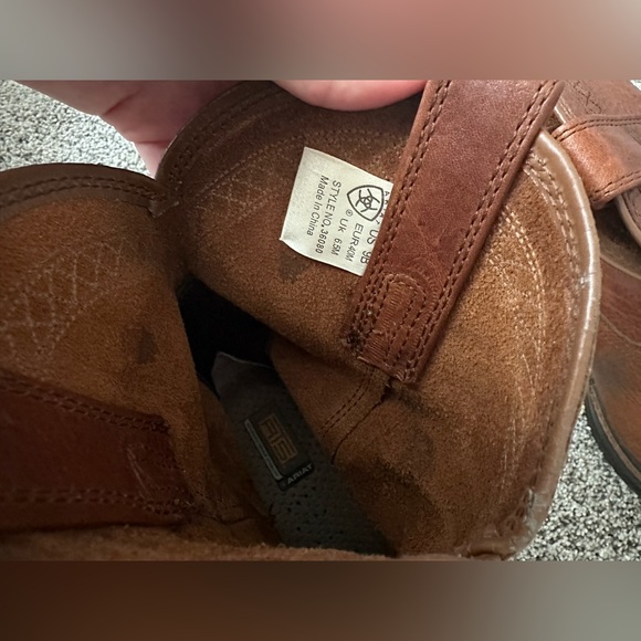 Ariat Boots - Picture 4 of 7